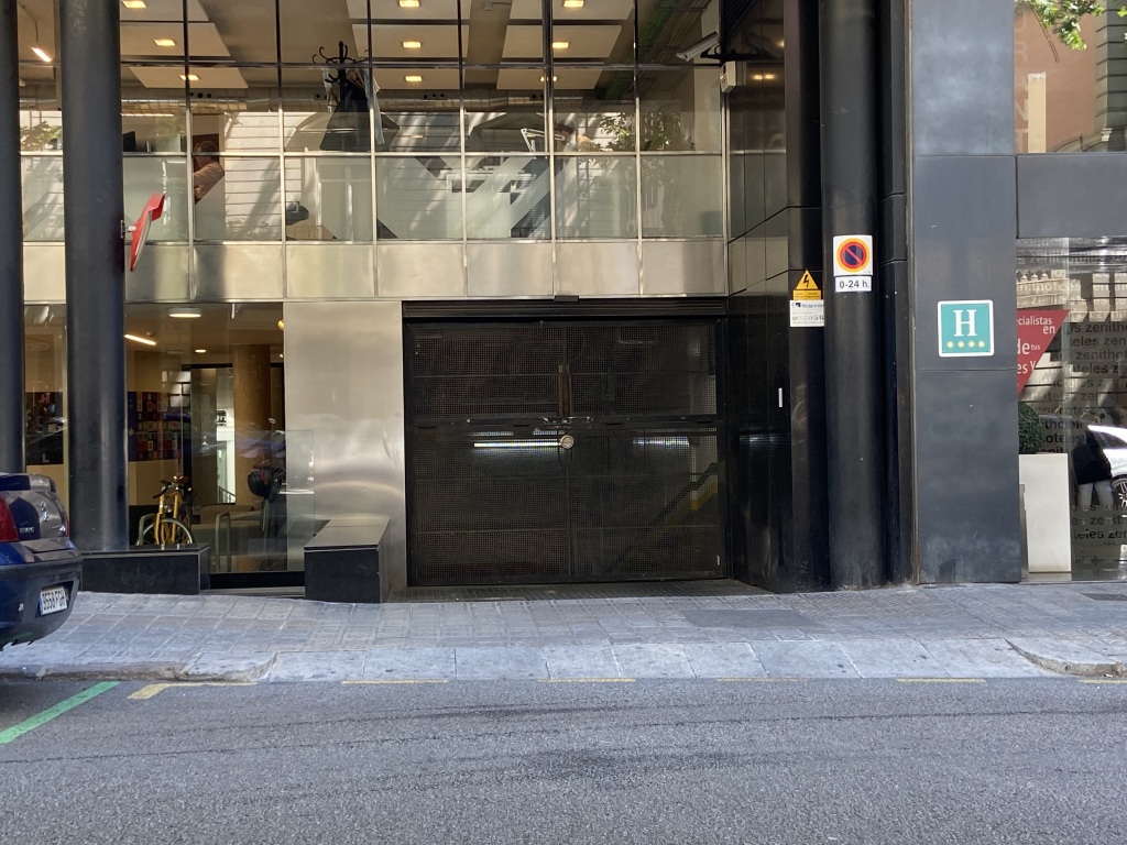 Plaza de parking en Barcelona en SANT GERVASI  Santalo