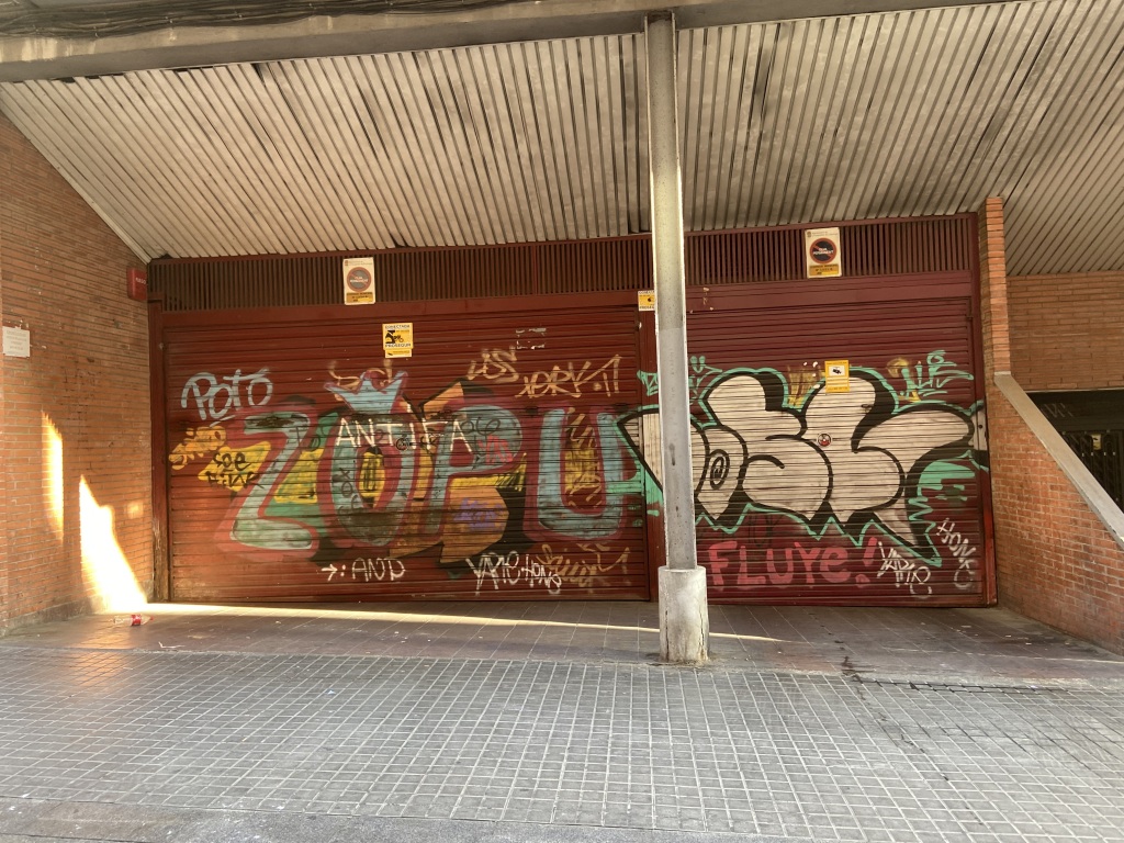 Plaza de parking en Hospitalet De Llobregat en LA TORRASSA  Paris