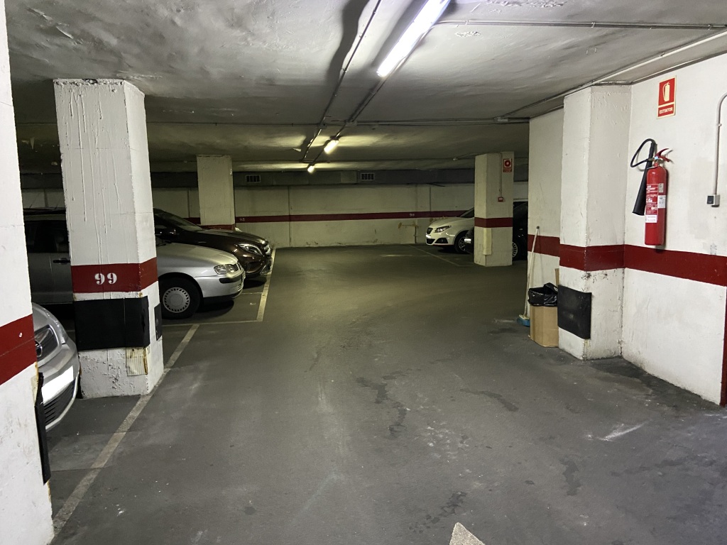 Plaza de parking en Hospitalet De Llobregat en   Avinguda Carrilet