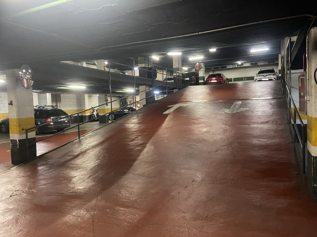 Plaza de parking en Barcelona en EIXAMPLE DRETA  Còrsega