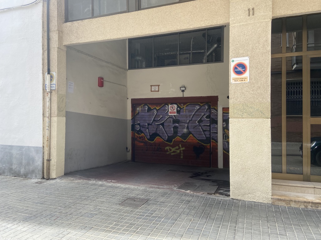 Plaza de parking en Hospitalet De Llobregat en SANTA EULALIA  Pi I Margall