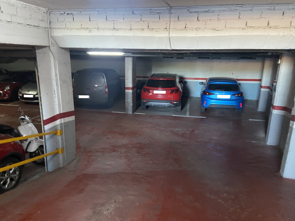 Plaza de parking en Barcelona en MONTJUIC  Gran via corts catalanes