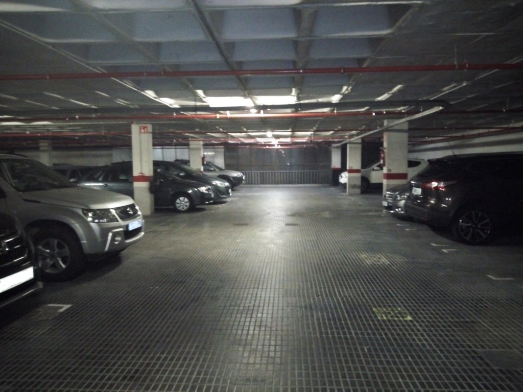 Plaza de parking en Barcelona en CAMP D EN GRASSOT  Industria