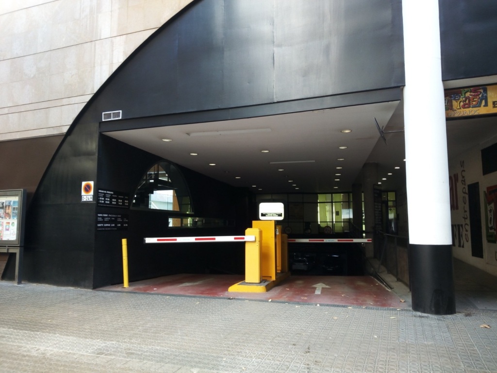 Plaza de parking en Barcelona en SANT ANTONI  Comte Borrell