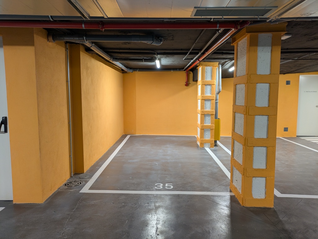 Lote de plazas en Madrid en CANILLAS  Calle José Silva