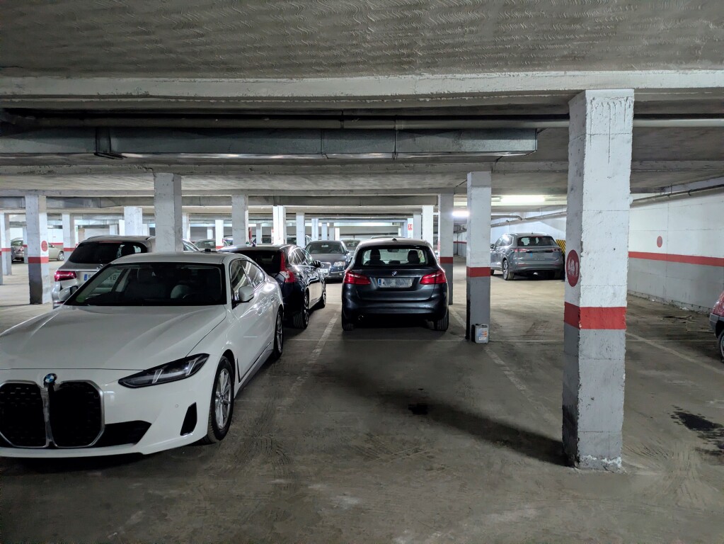 Plaza de parking en Madrid en VENTAS  Calle Francisco de Rioja