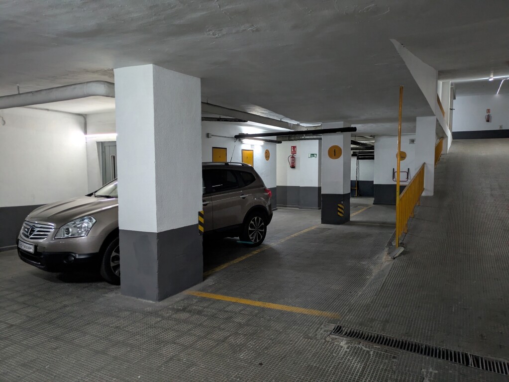 Plaza de parking en Madrid en CASTILLEJOS GENERAL PERON Calle Orense