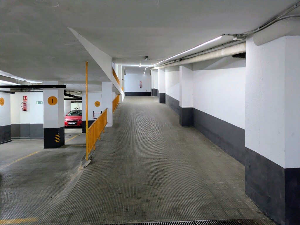 Plaza de parking en Madrid en CASTILLEJOS GENERAL PERON Calle Orense