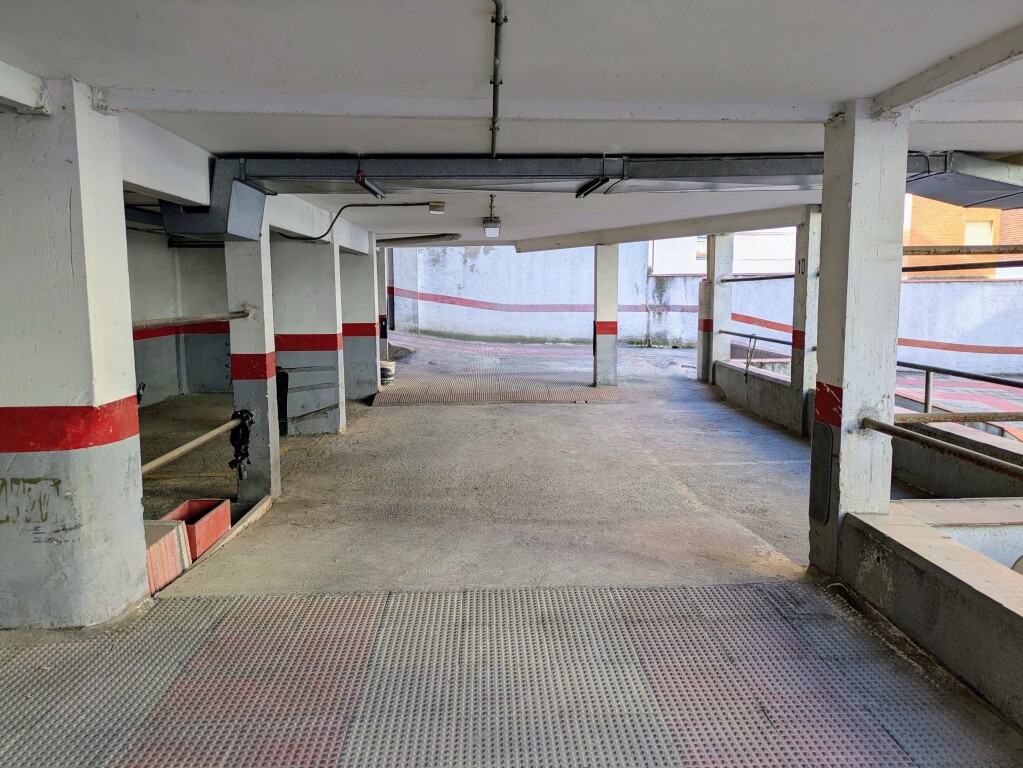 Plaza de parking en Madrid en VENTAS  Calle Carolina Coronado