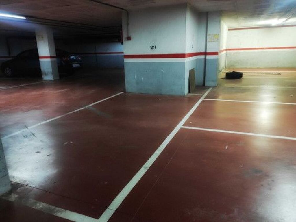 Plaza de parking en Granollers en   Ecuador