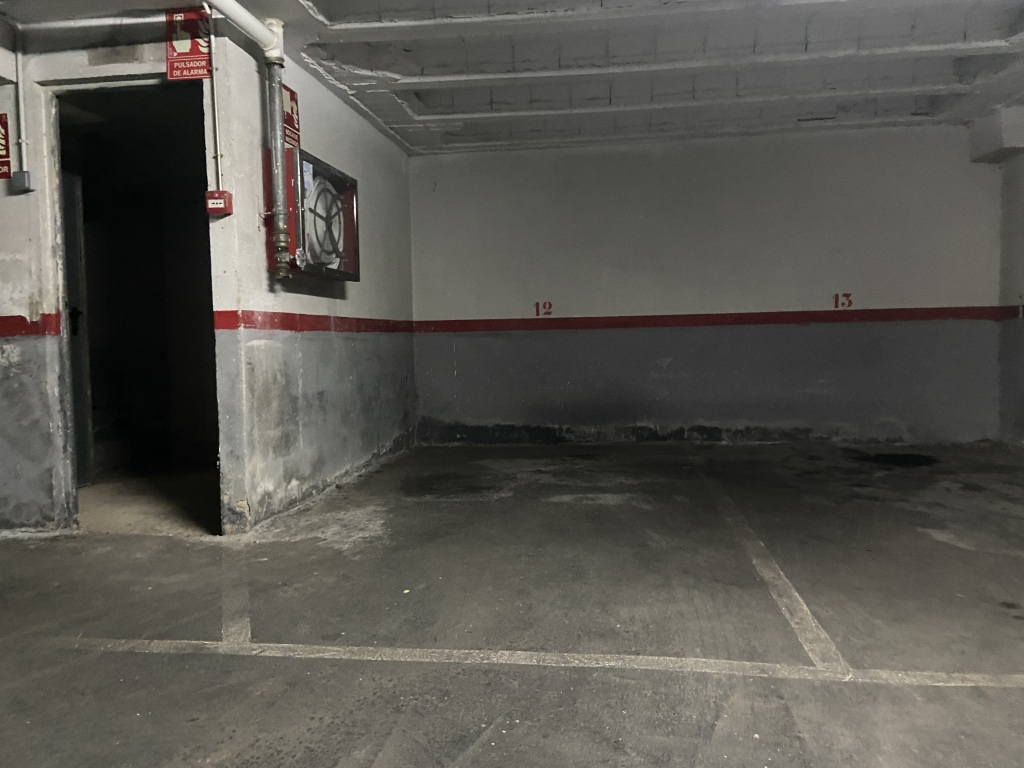 Lote de plazas en Santa Coloma De Gramanet en CENTRE  Passeig Llorenç Serra
