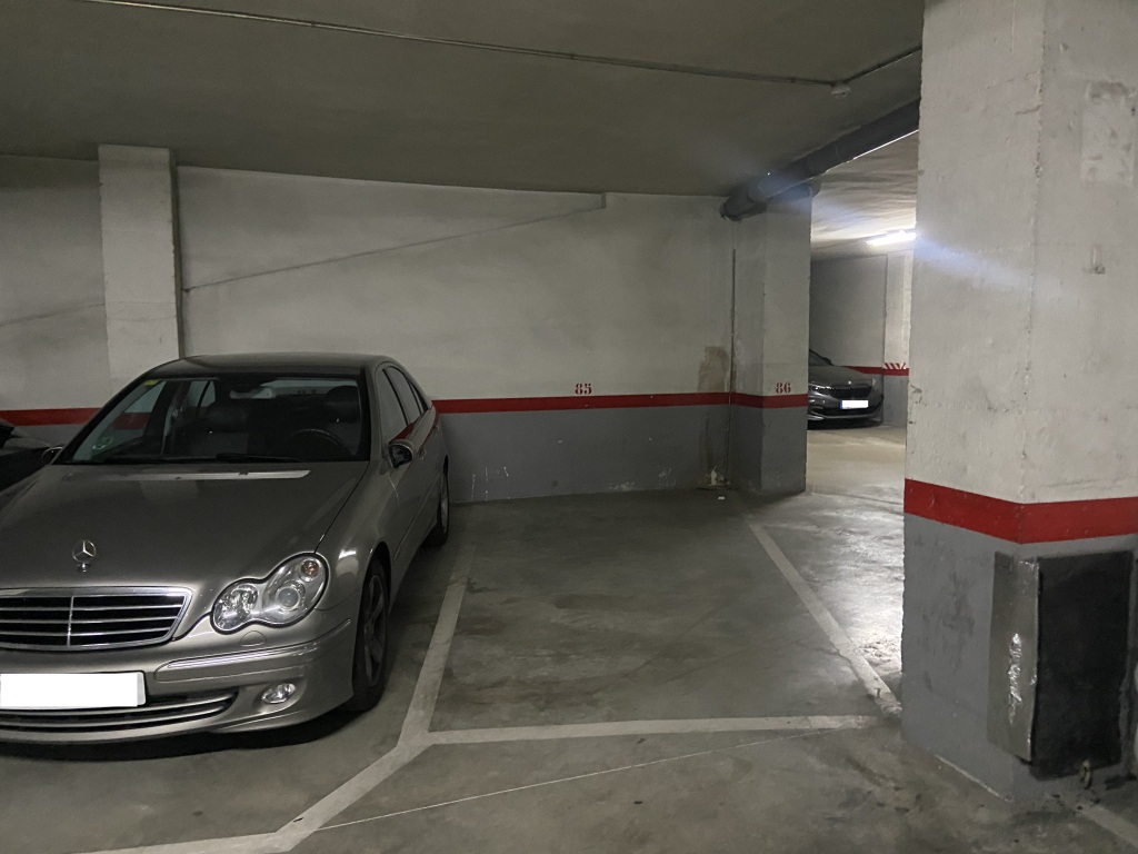 Lote de plazas en Santa Coloma De Gramanet en CENTRE  Passeig Llorenç Serra