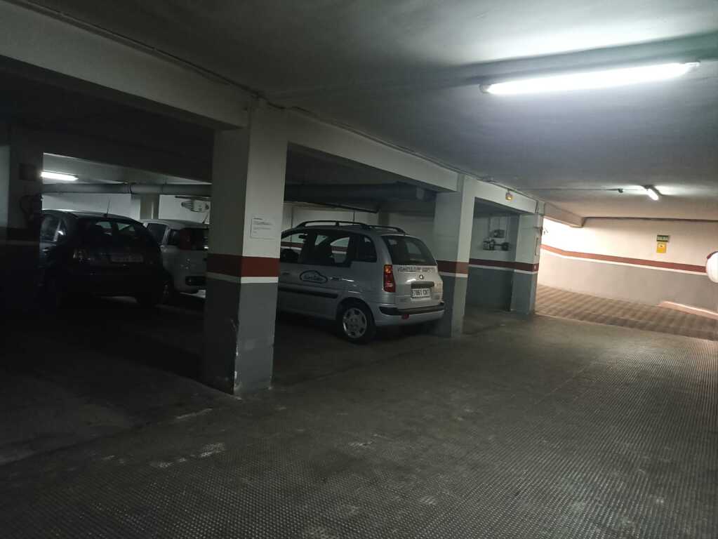 Plaza de parking en Valencia en CIUTAT VELLA  Navarra
