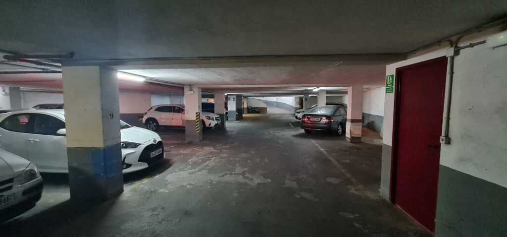 Plaza de parking en Valencia en ALGIROS  Jeroni de Montsoriu
