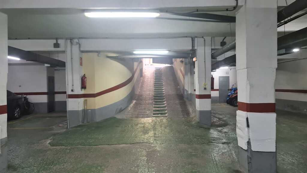 Plaza de parking en Valencia en ALGIROS  Mestre Ripoll